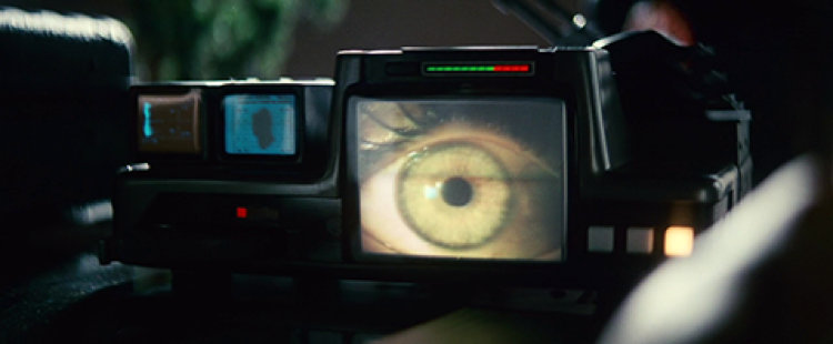 Záber z filmu Blade Runner zobrazujúci detail oka na obrazovke