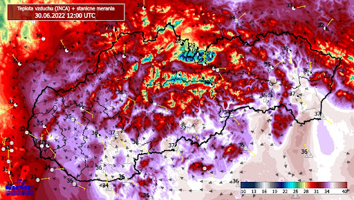 Mapa zobrazujúca teploty vzduchu na Slovensku s vysokými teplotami, dátum 30.06.2022